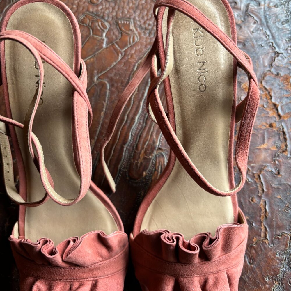 Elegant Pink Ruffle Heels - Picture 2 of 5